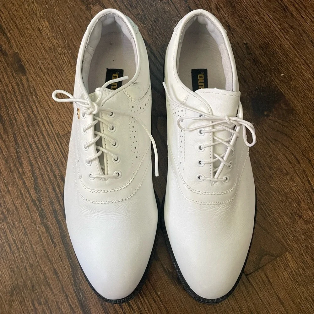 Mizuno White Athletic Golf Cleats Shoes for Optimal Performance 10.5 - Picture 2 of 7